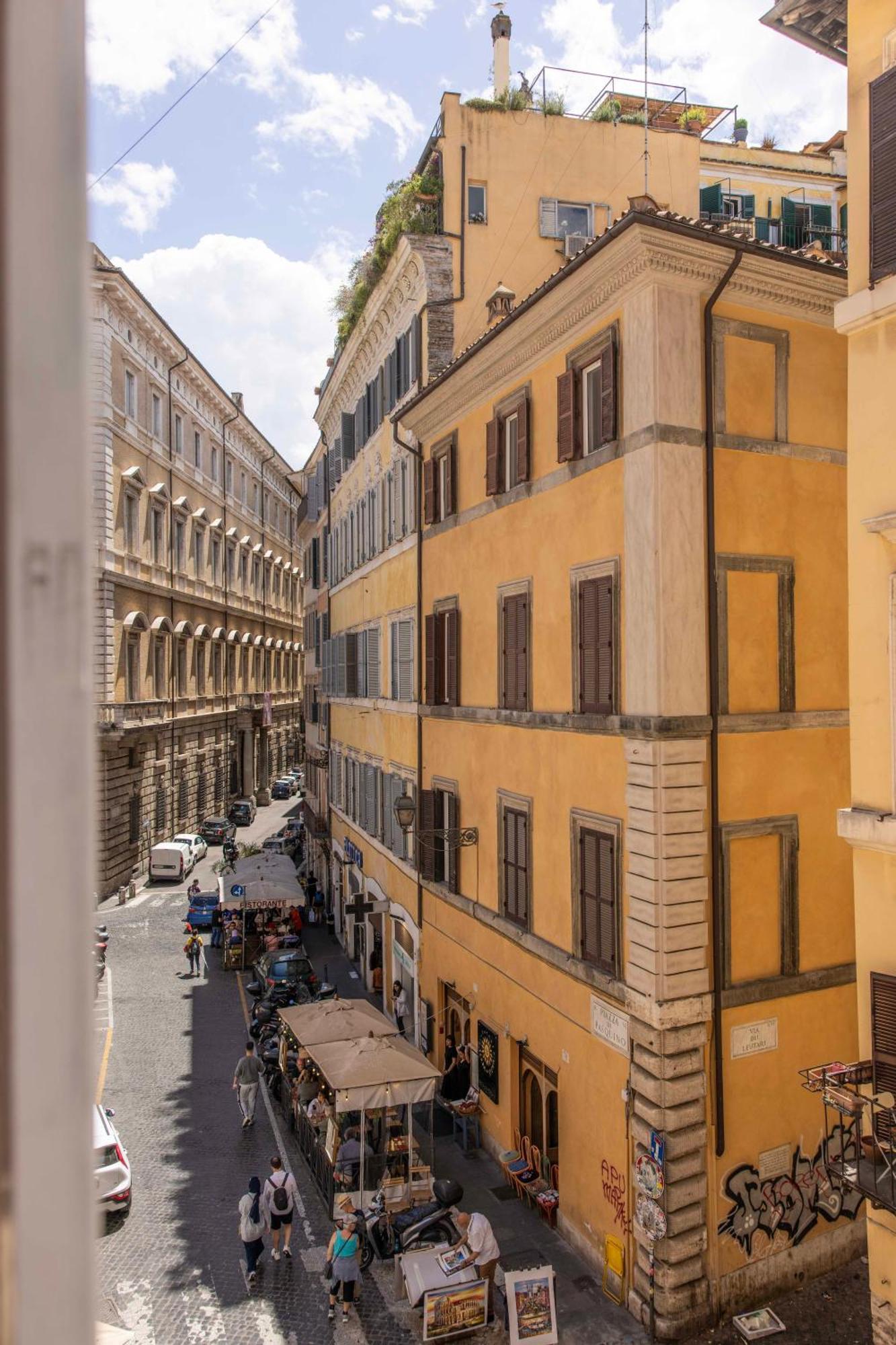 At Luxury Navona Pensión