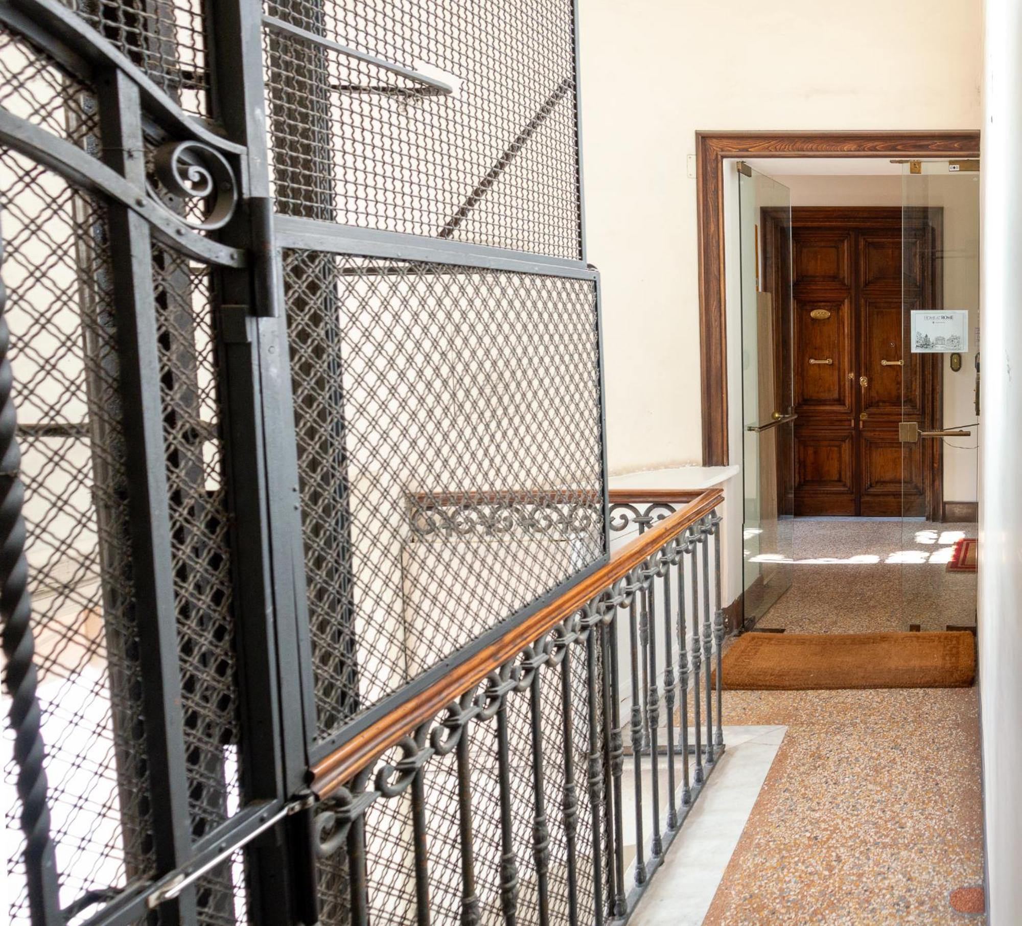 At Luxury Navona Pensión